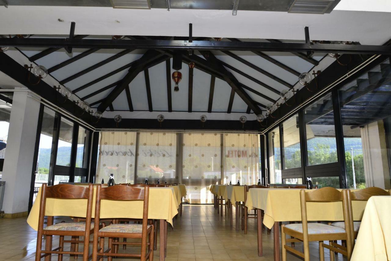Licki Krovovi Gračac Exterior foto